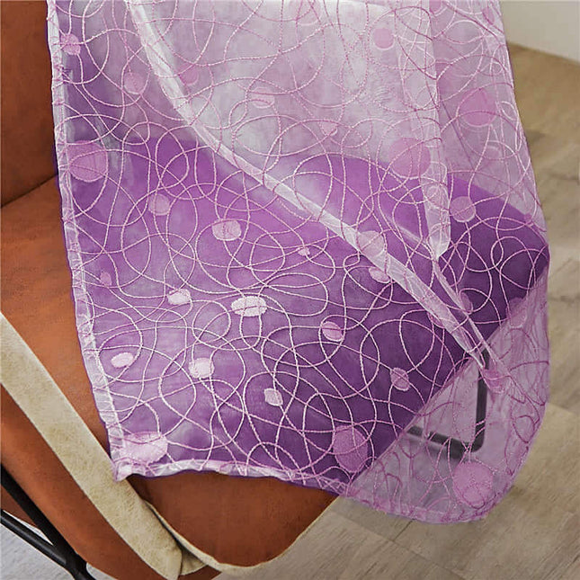 Lilla tynn gardin med prikkemønster