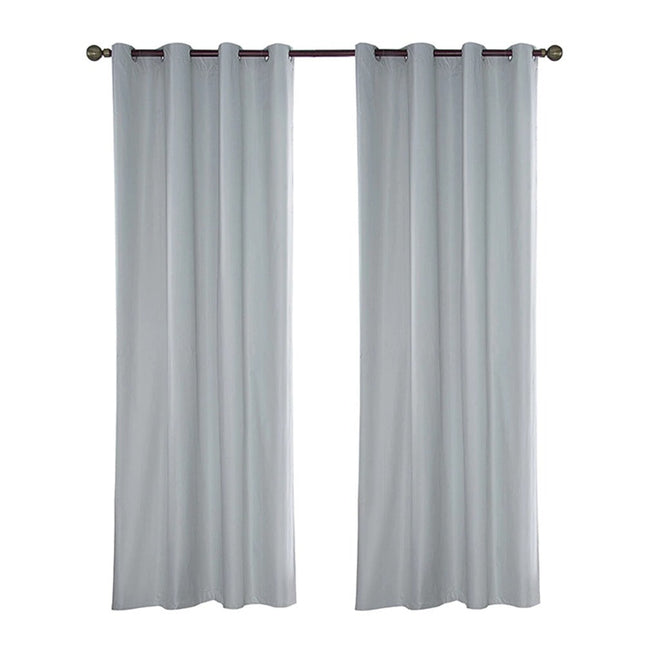 Hvit vannavstøtende utendørsgardin