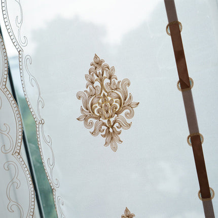 Brodert heisgardin i transparent stoff