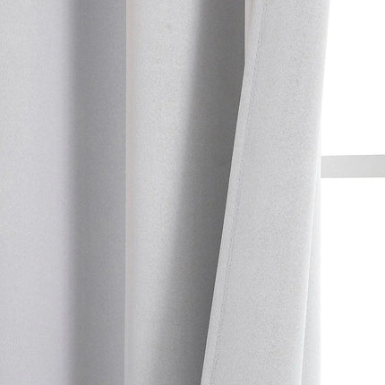 Klassisk hvit gardin med maljer