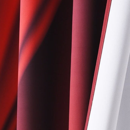 Rød teatergardin i fløyelslook