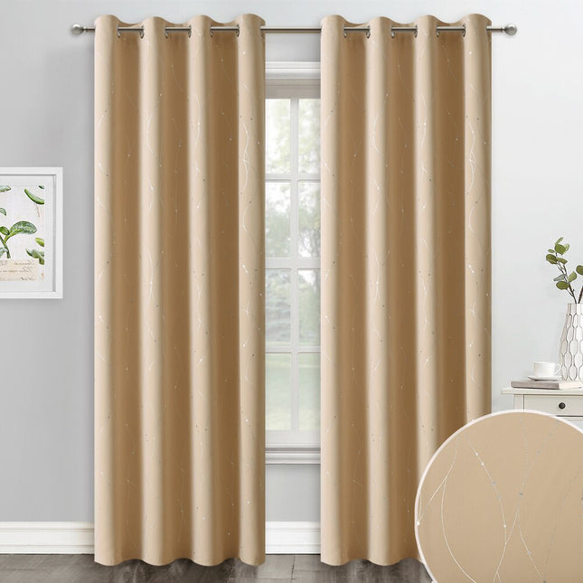 Kremfarget lystett gardin med sølvdetaljer