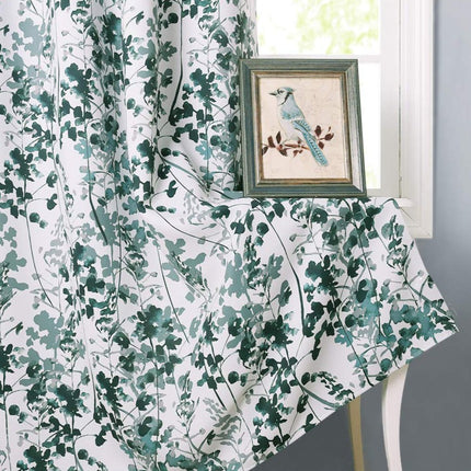 Gardin med grønt botanisk blomstermønster