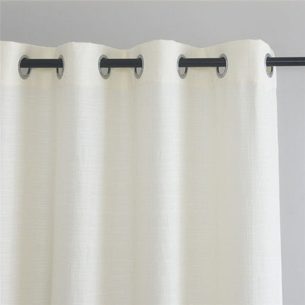 Gardin med grov vevd struktur