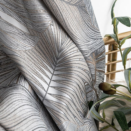 Mørkleggingsgardin Nirboa med elegant fjærmønster