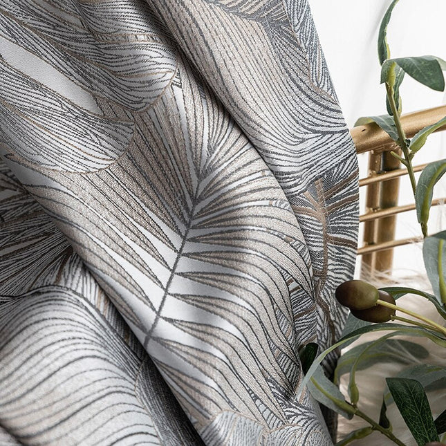 Mørkleggingsgardin Nirboa med elegant fjærmønster