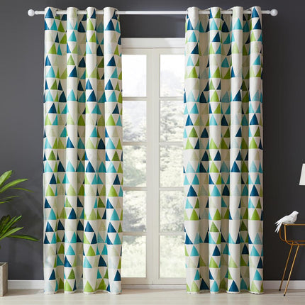Grønn gardin med geometrisk trekantmønster