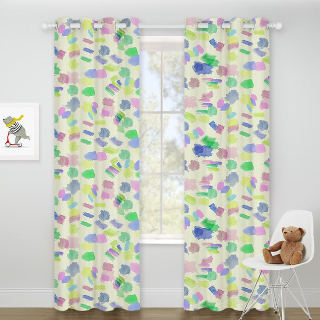 Fargerik gardin med abstrakt mønster