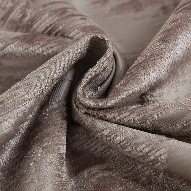 Gråbrun lystett gardin med mønster