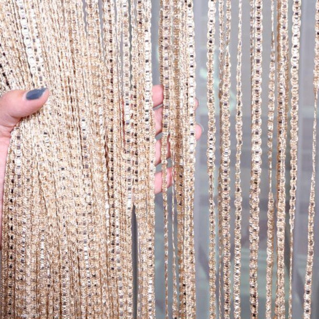 Gardin med moderne vertikale striper