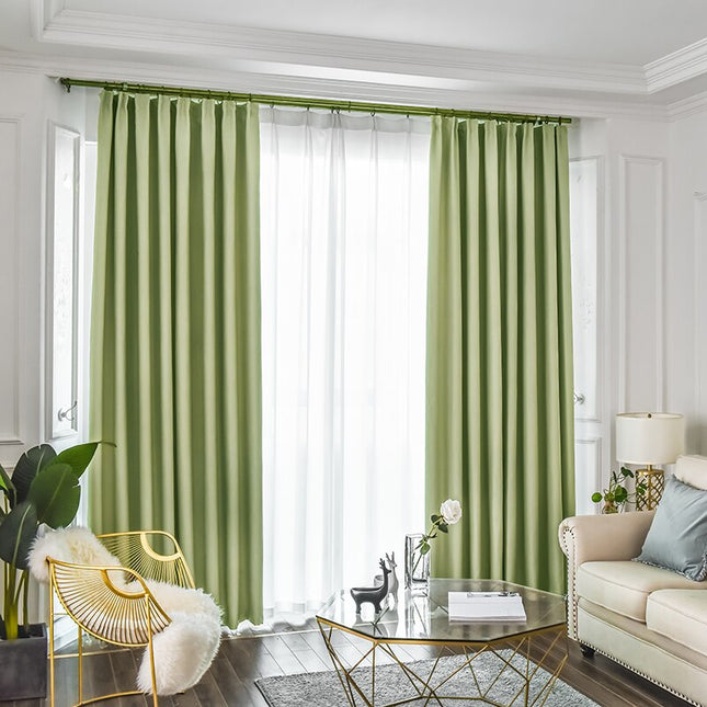 Lystett grønn gardin for soverom