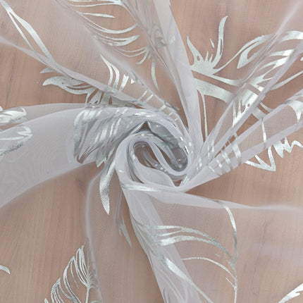 Tynn gardin med elegant gullfjær mønster