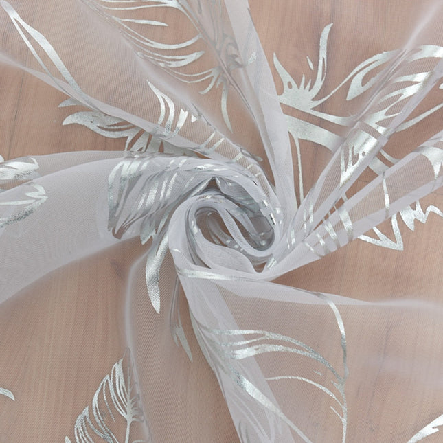 Tynn gardin med elegant gullfjær mønster