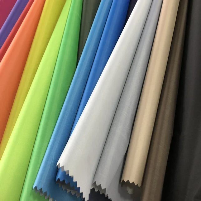 Fargerikt lystett gardinstoff per meter