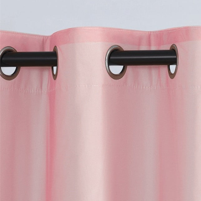 Lystett gardin med gradert farge