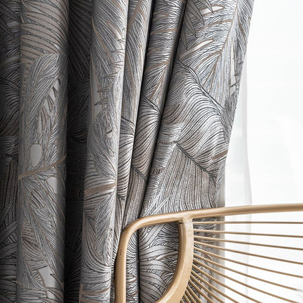 Mørkleggingsgardin Nirboa med elegant fjærmønster