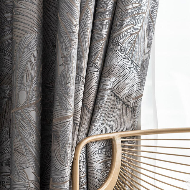 Mørkleggingsgardin Nirboa med elegant fjærmønster