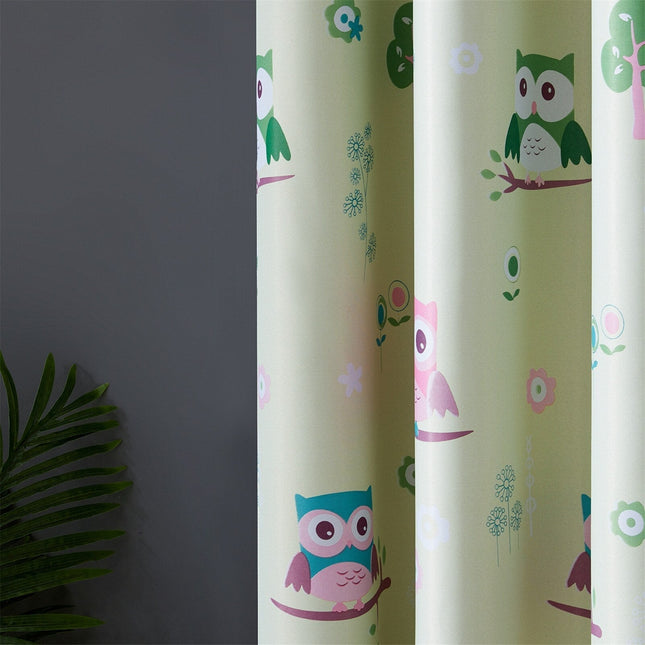 Kremfarget lystett gardin med ugler