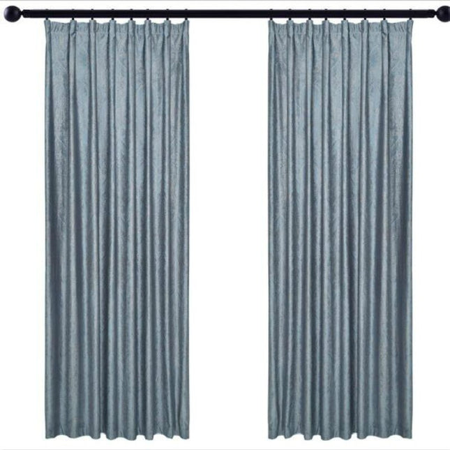 Lystett gardin med elegant paisleymønster