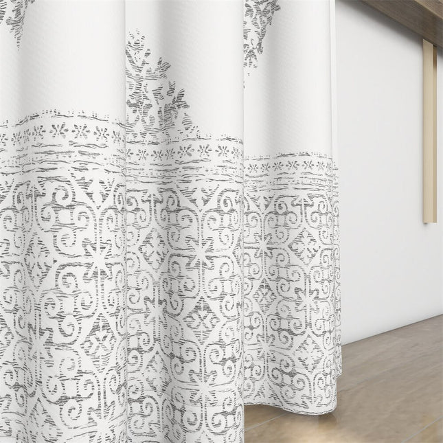 Gardin med elegant damaskmønster