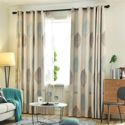 Lystett gardin med moderne bladmotiv