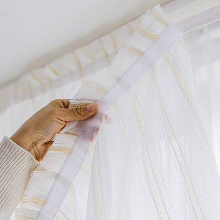 Lett stripete gardin med borrelås