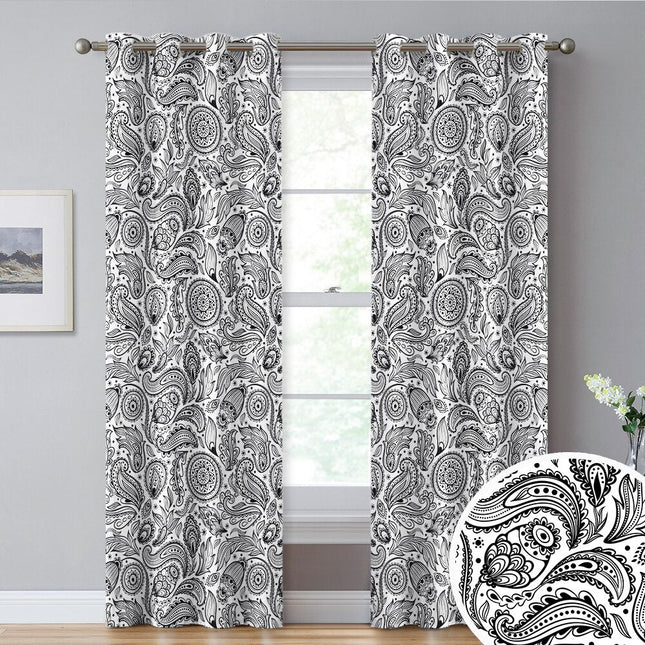 Dekorativ gardin med grått paisleymønster
