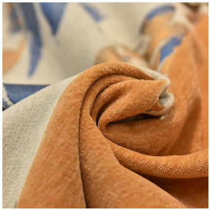 Lystett gardin med botanisk bladmønster