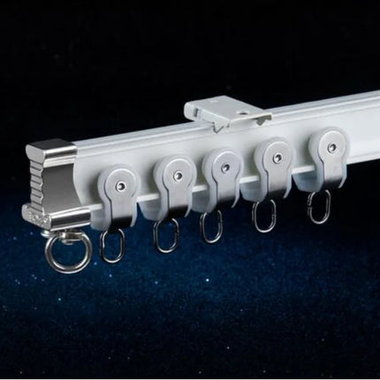 Fleksibel gardinskinne for buede vegger