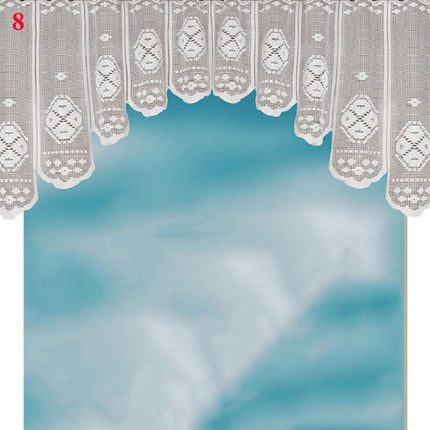 Klassisk blondekappe til kjøkkenvindu