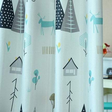 Mørkleggingsgardin med skogsmotiv for barnerom