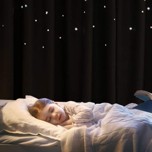 Mørkleggingsgardin med stjerner til barnerom