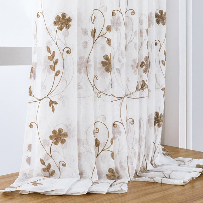 Florlett gardin med blomsterranker