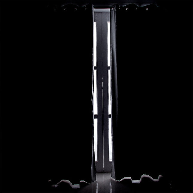 Hvit vannavstøtende utendørsgardin