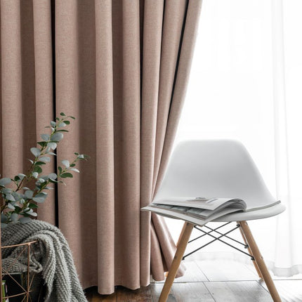 Lakserosa lystett gardin med linstruktur