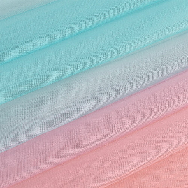 Lystett gardin med gradert farge