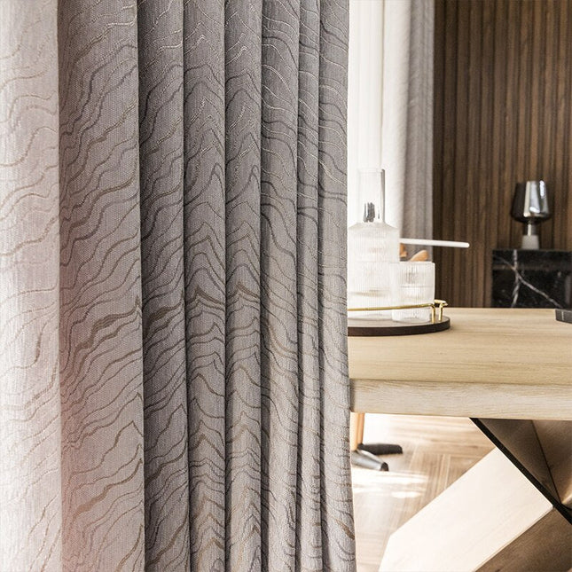 Moderne grå lystett gardin med mønster