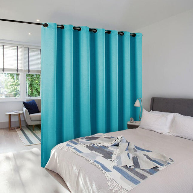 Lystett gardin egnet som romdeler