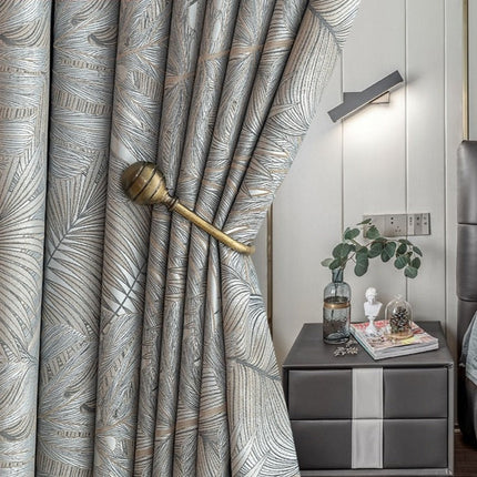 Mørkleggingsgardin Nirboa med elegant fjærmønster