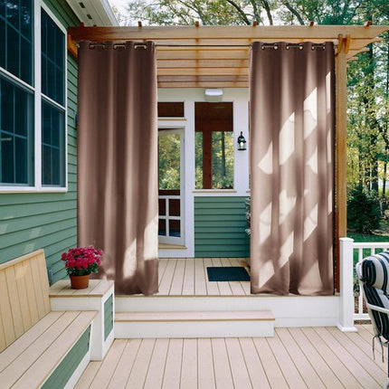 Brun utegardin med maljer for veranda