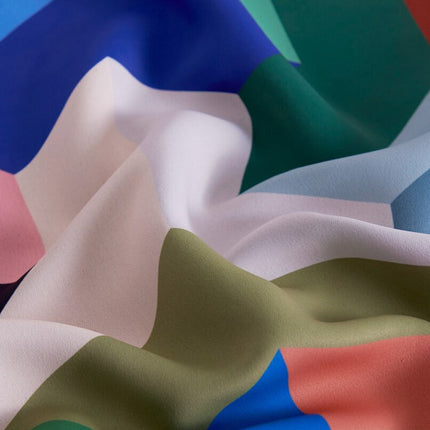 Fargerik utendørs gardin med mønster