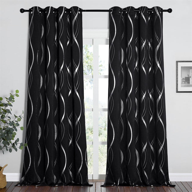 Svart lystett gardin med sølvdekor