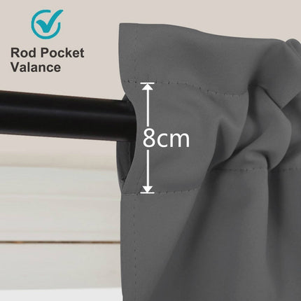 Lystett gardinsett med matchende kappe