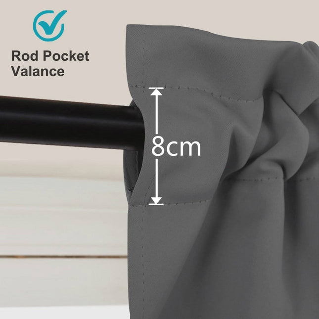 Lystett gardinsett med matchende kappe