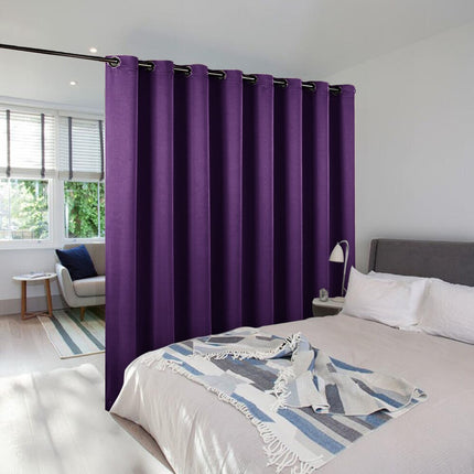 Lystett gardin egnet som romdeler