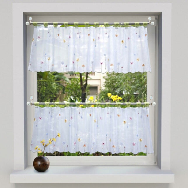 Tynn cafégardin med små broderte blomster