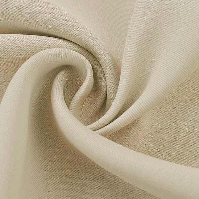 Beige slitesterk utegardin for terrasse