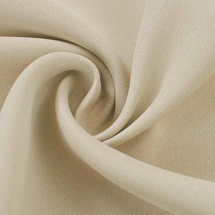 Beige slitesterk utegardin for terrasse