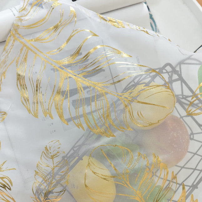 Tynn gardin med elegant gullfjær mønster