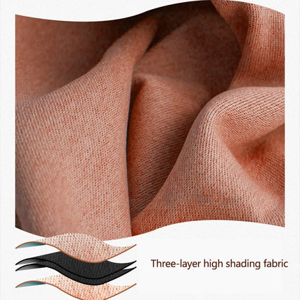 Praktisk ferskenfarget gardin med borrelås